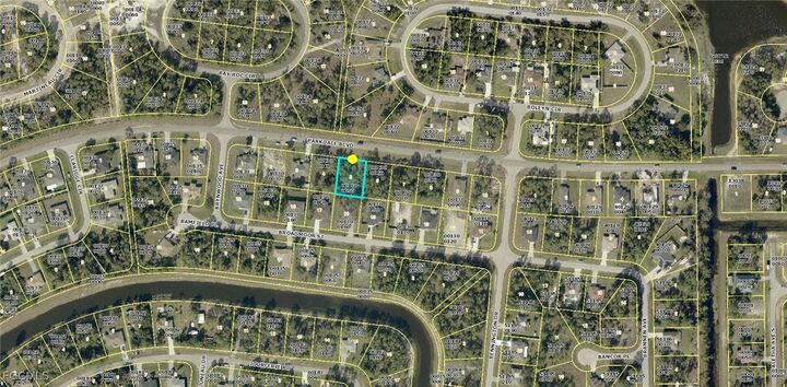Property Photo: 416 Parkdale Boulevard FL 33974