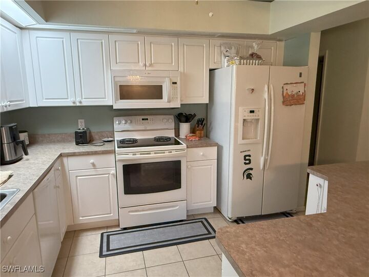 Property Photo: 808 Sea Urchin Circle FL 33913