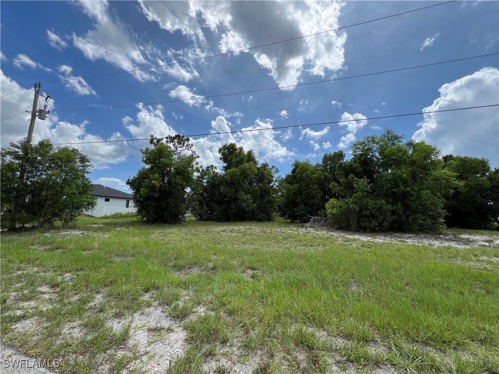 Property Photo:  4706 NW 38th Avenue  FL 33993 