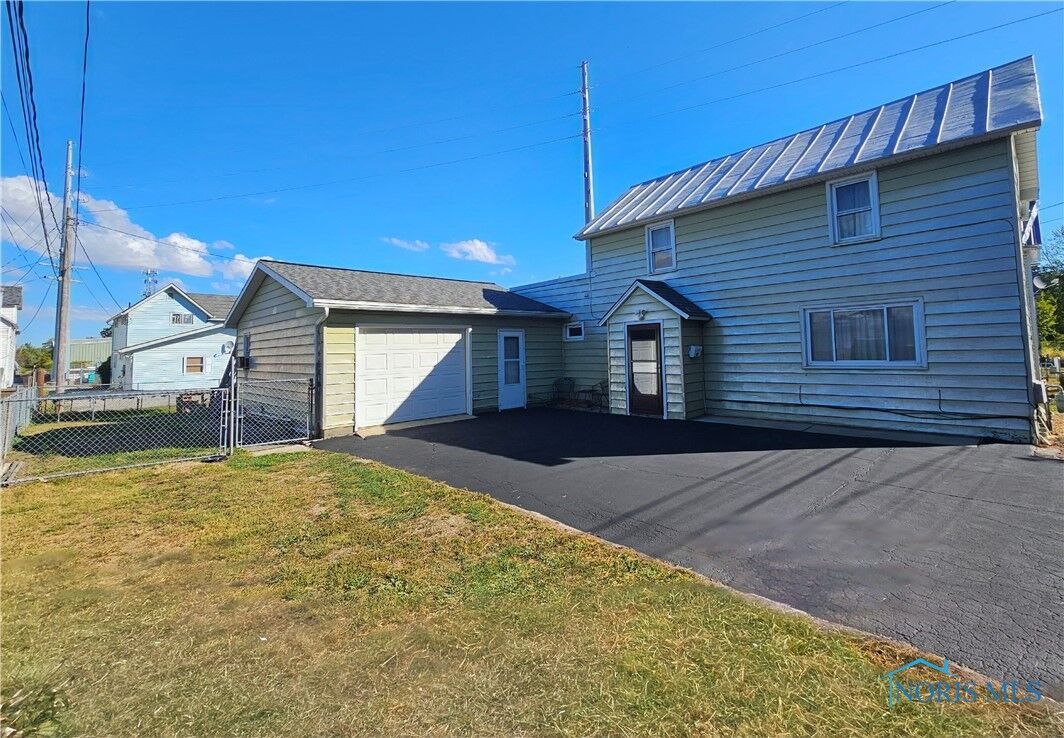 Property Photo:  817 Park Street  OH 45840 