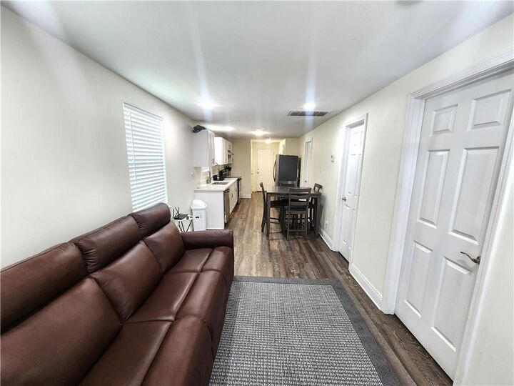 Property Photo: 118 Treuil Lane LA 70037