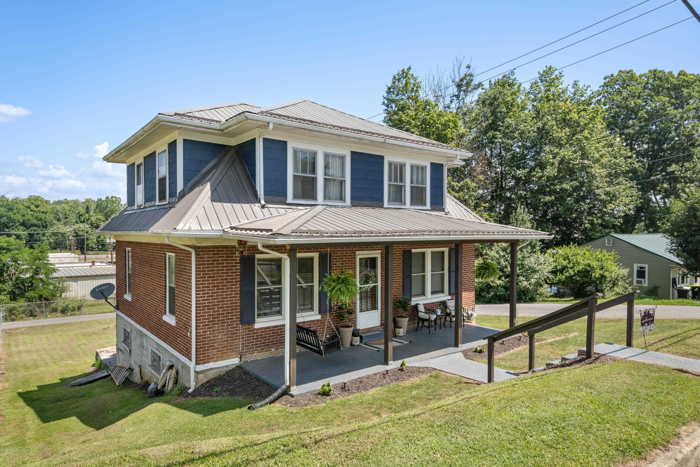 Property Photo:  404 1st Street SW  VA 24301 