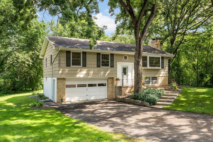 16812 Patricia Lane  Minnetonka MN 55345 photo