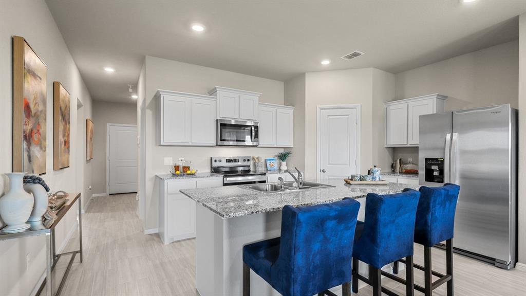 Property Photo: 425 Blanco Drive TX 76020