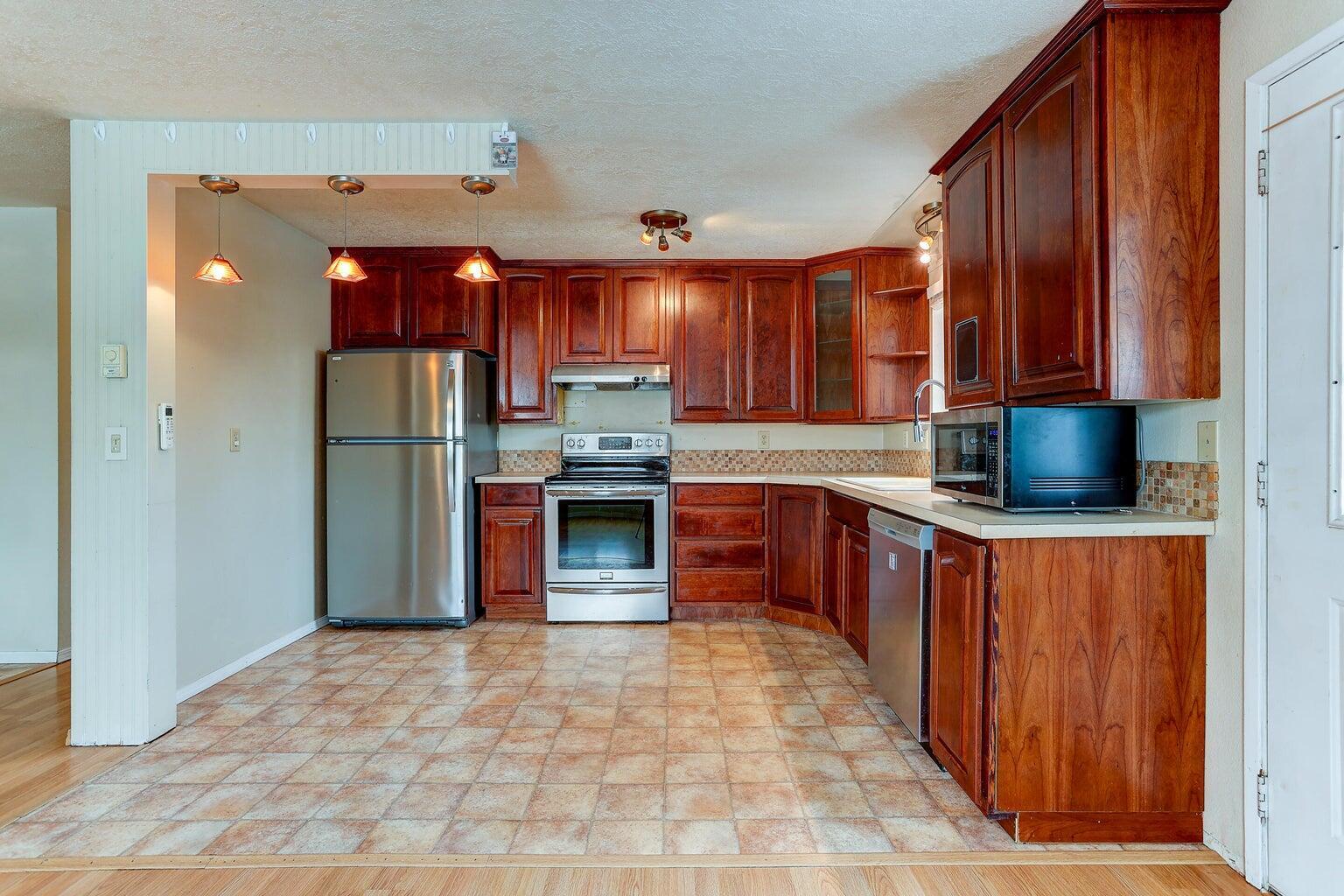 Property Photo: 28 NE Hillcrest Street OR 97741