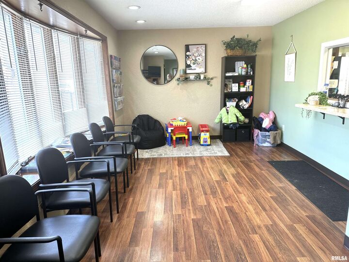 Property Photo:  319 E 7th Street  IL 62801 