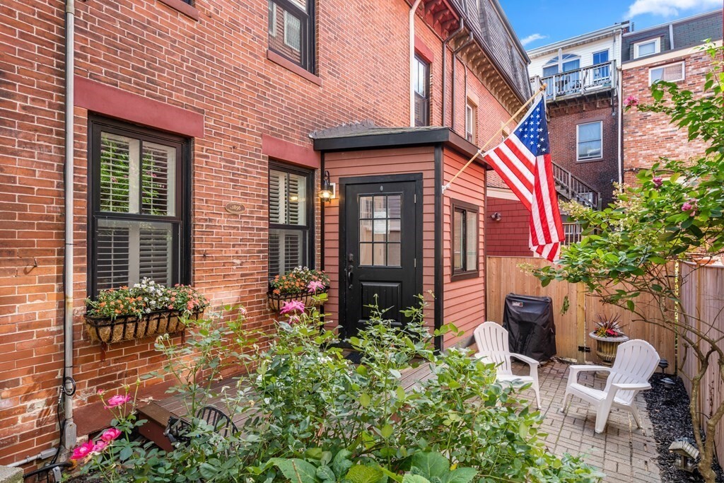9R Salem St  Boston MA 02129 photo