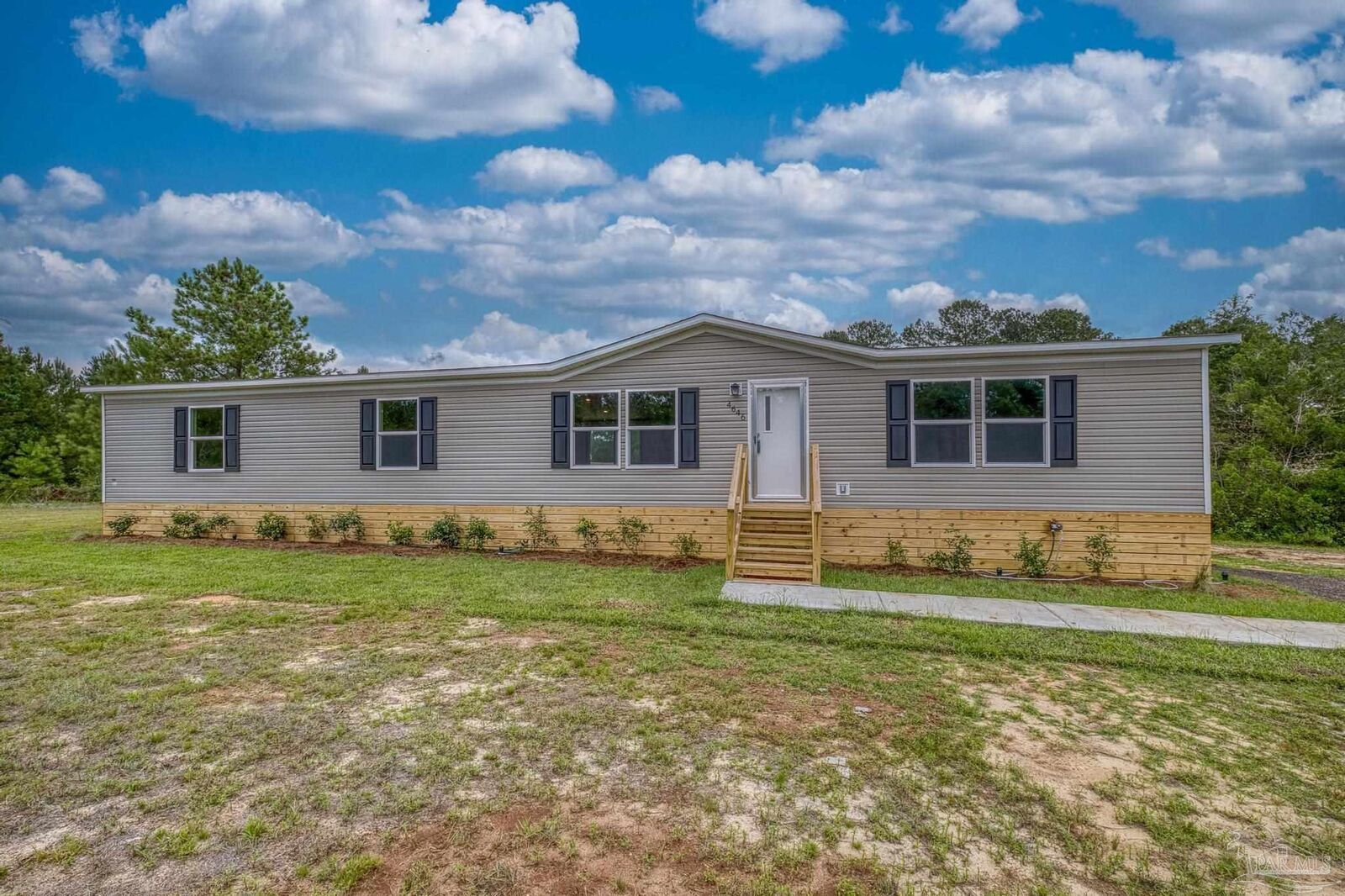 Property Photo: 4646 Farm Life Rd FL 32583