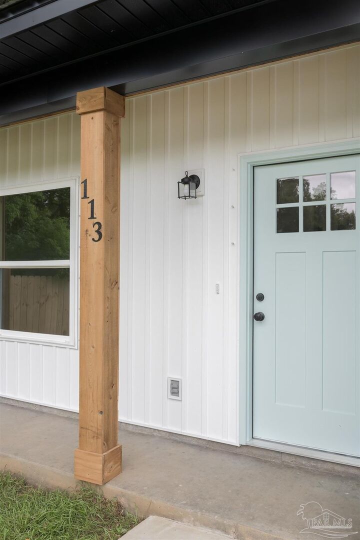 Property Photo:  113 Hansen Blvd  FL 32505 