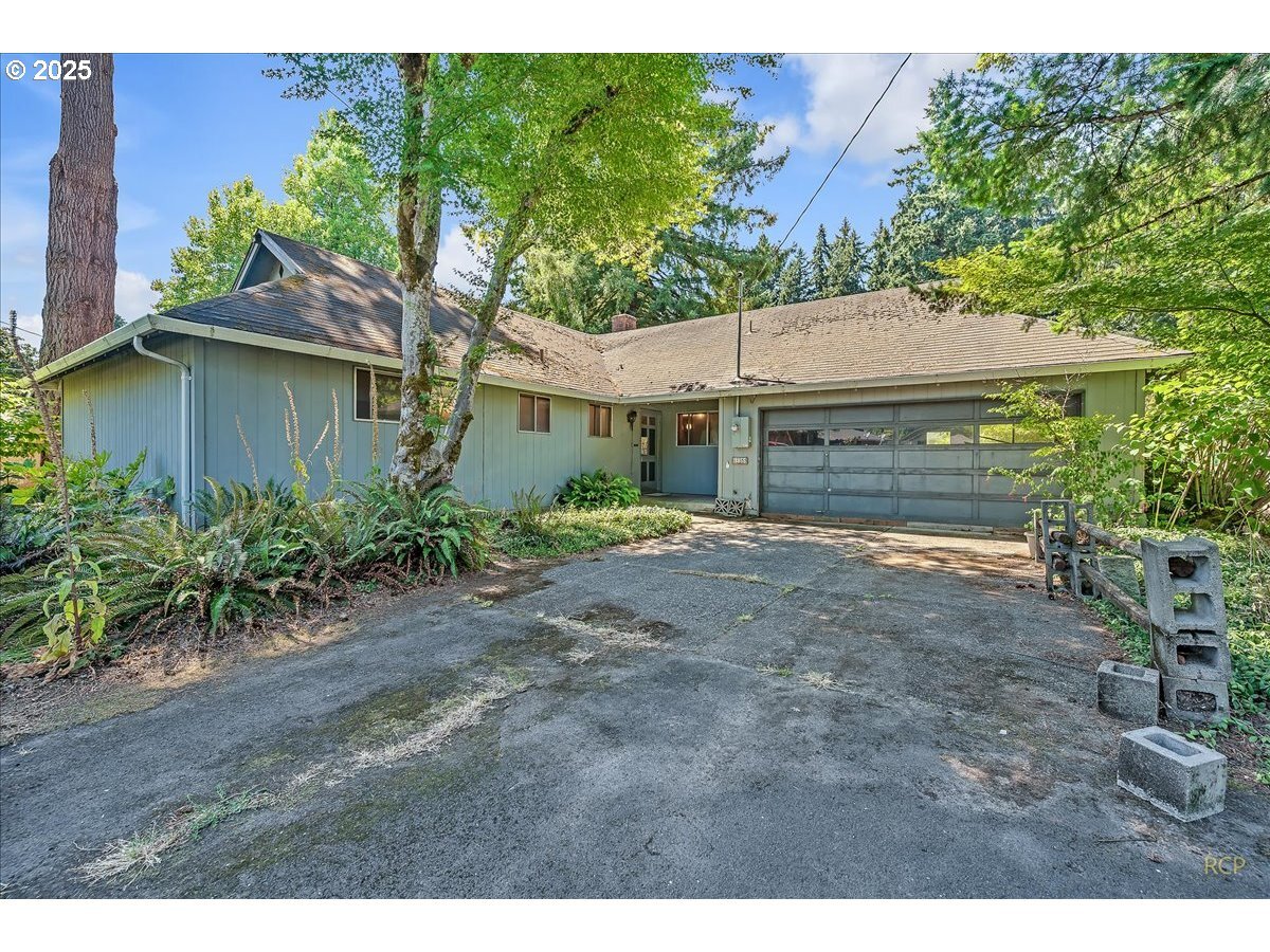 Property Photo: 18855 SE River Rd OR 97267