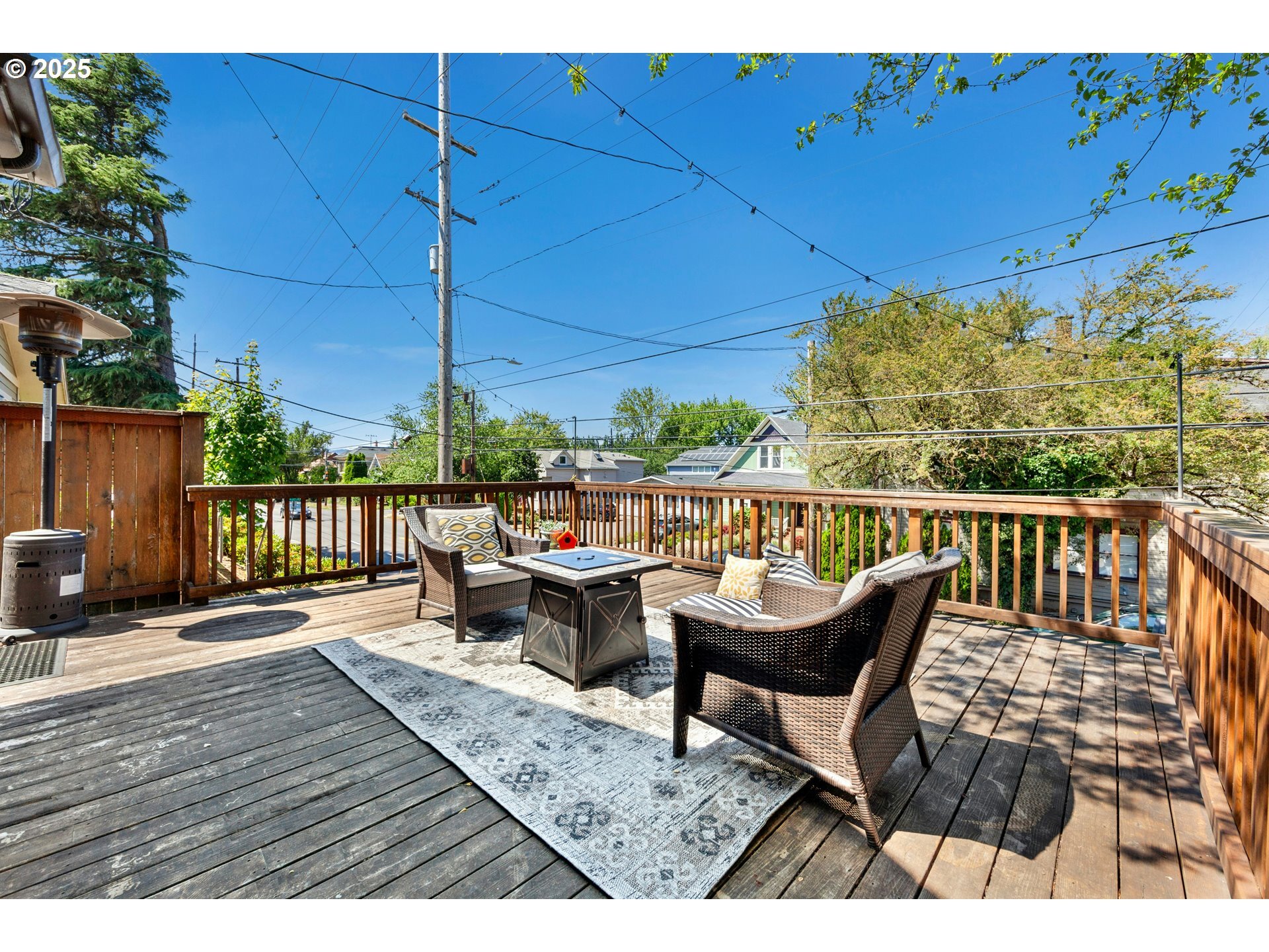 Property Photo: 2736 SE Stark St OR 97214