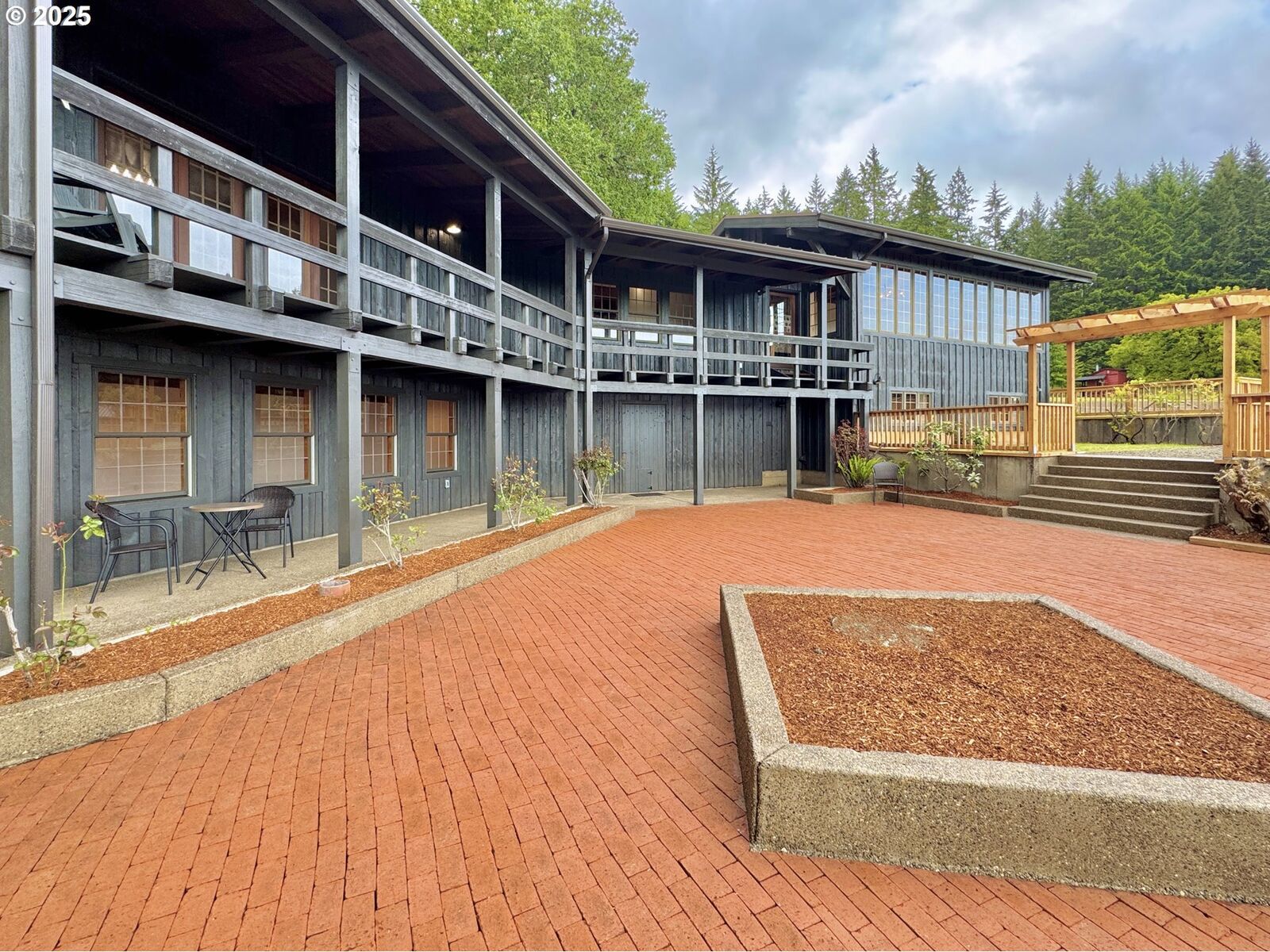 Property Photo: 11890 SW Dupee Valley Rd 1 OR 97128