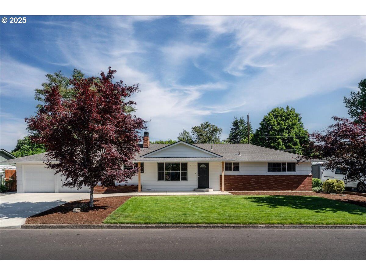 Property Photo:  3109 Windsor Ave  OR 97301 