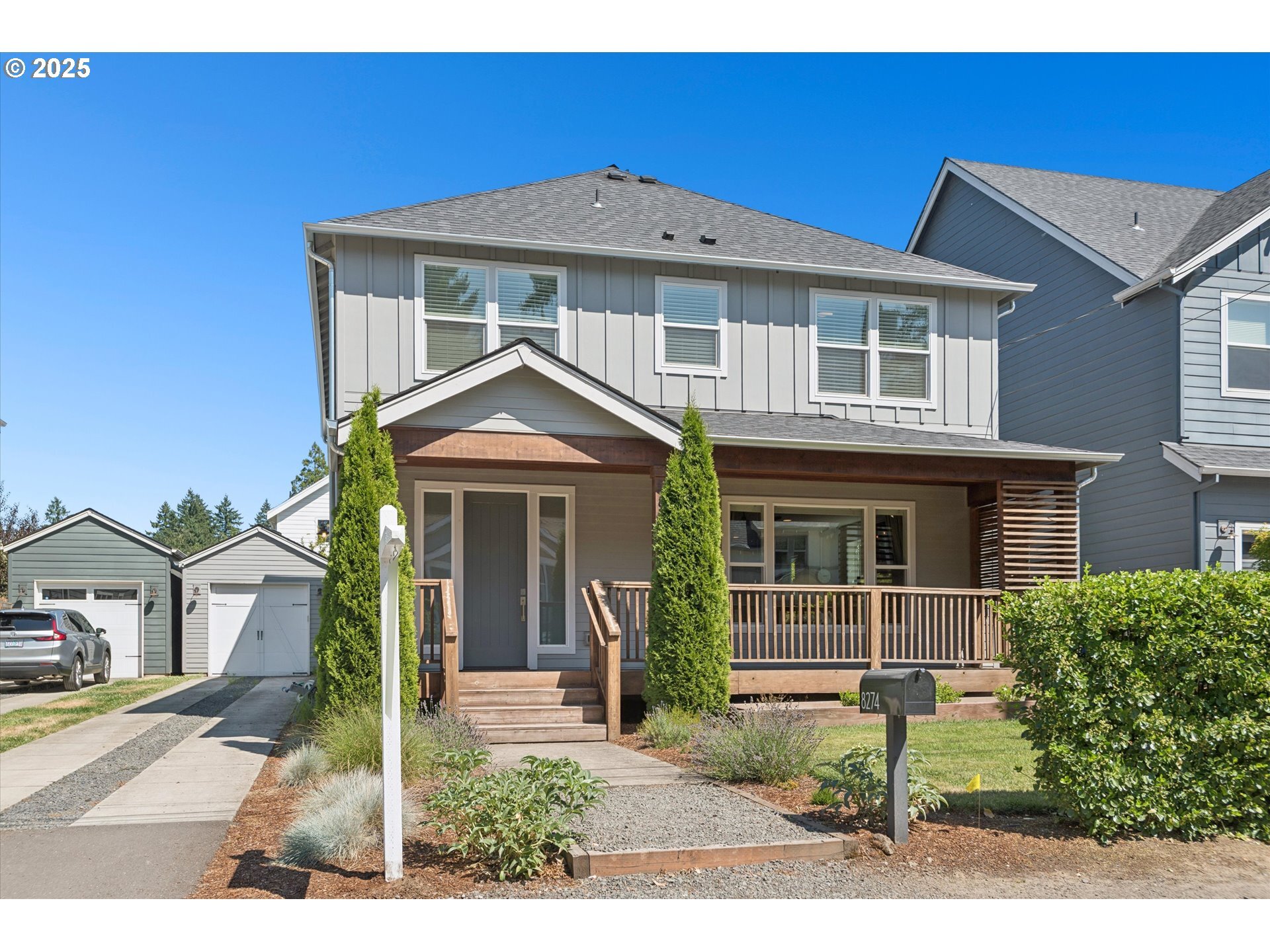 Property Photo:  8274 SW 47th Ave  OR 97219 