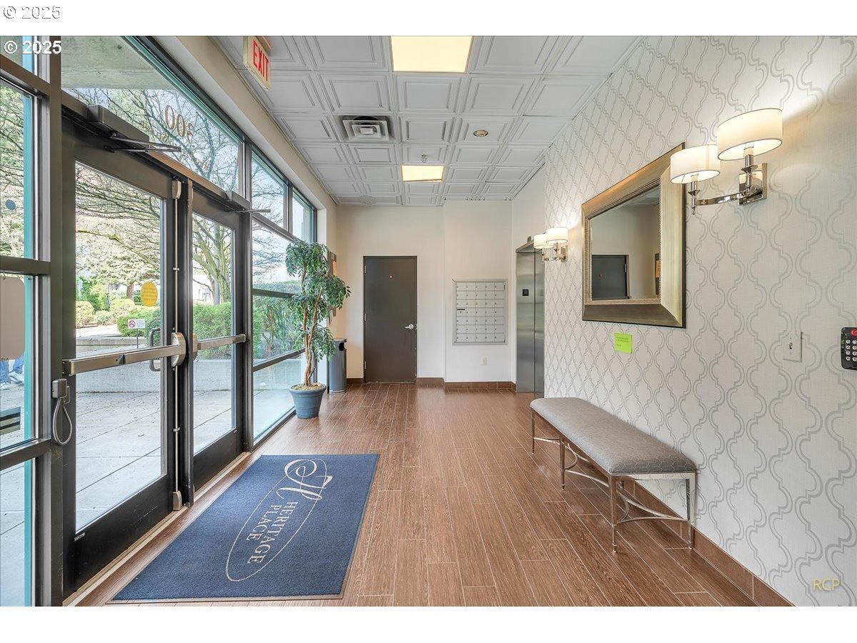 Property Photo: 400 W 8th St 309 WA 98660