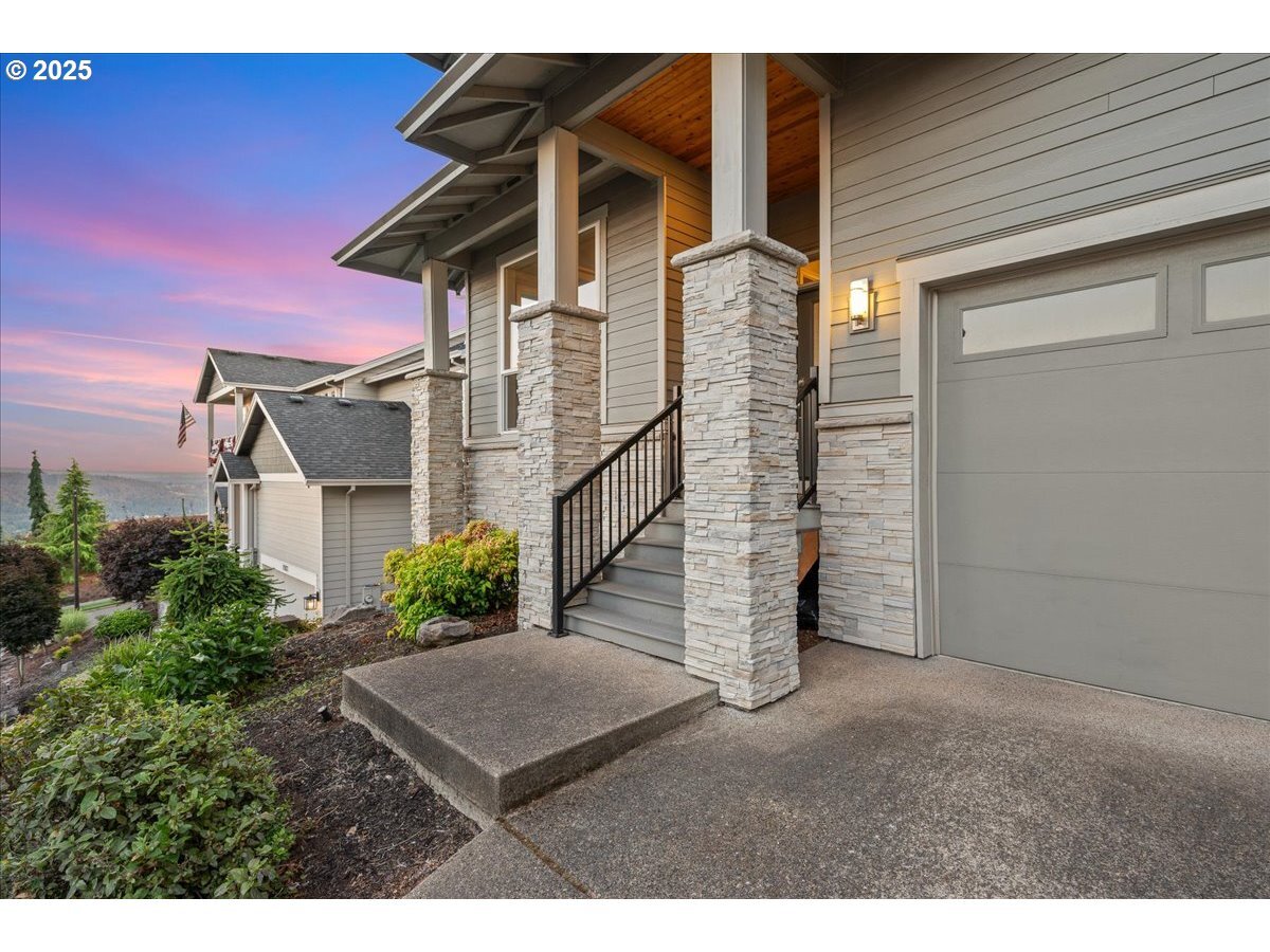 Property Photo:  12027 SE Cicely Ln  OR 97086 