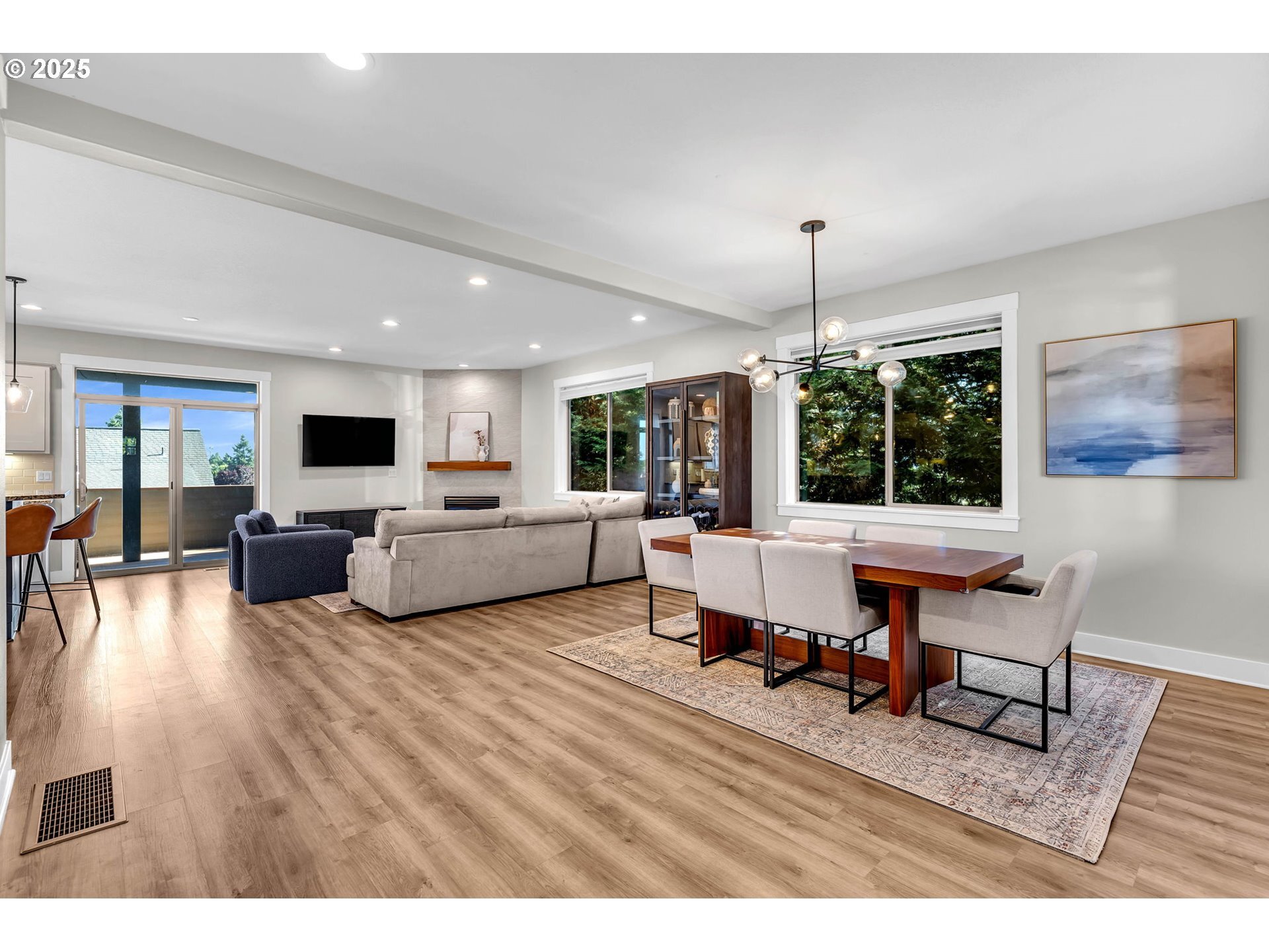 Property Photo:  2217 NW 110th Cir  WA 98685 