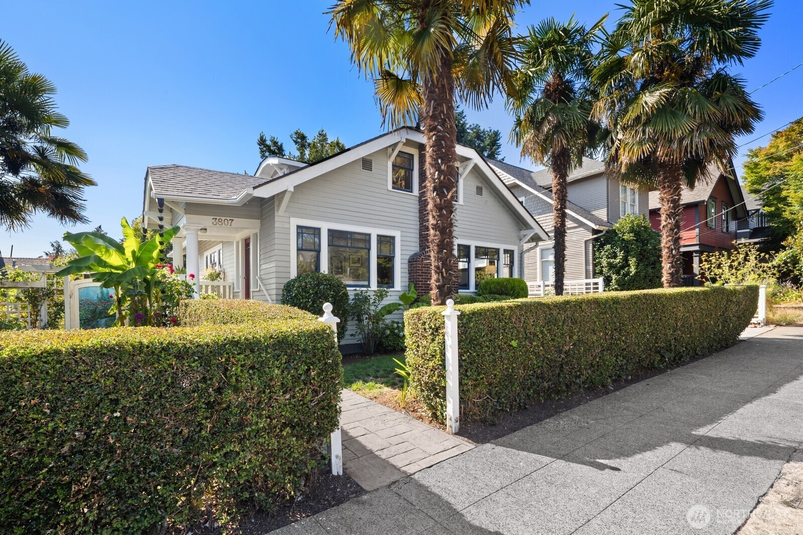 Property Photo:  3807  Densmore Avenue N  WA 98103 