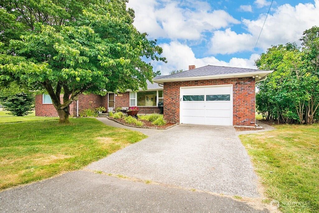 Property Photo: 4421 89th Avenue SE WA 98501