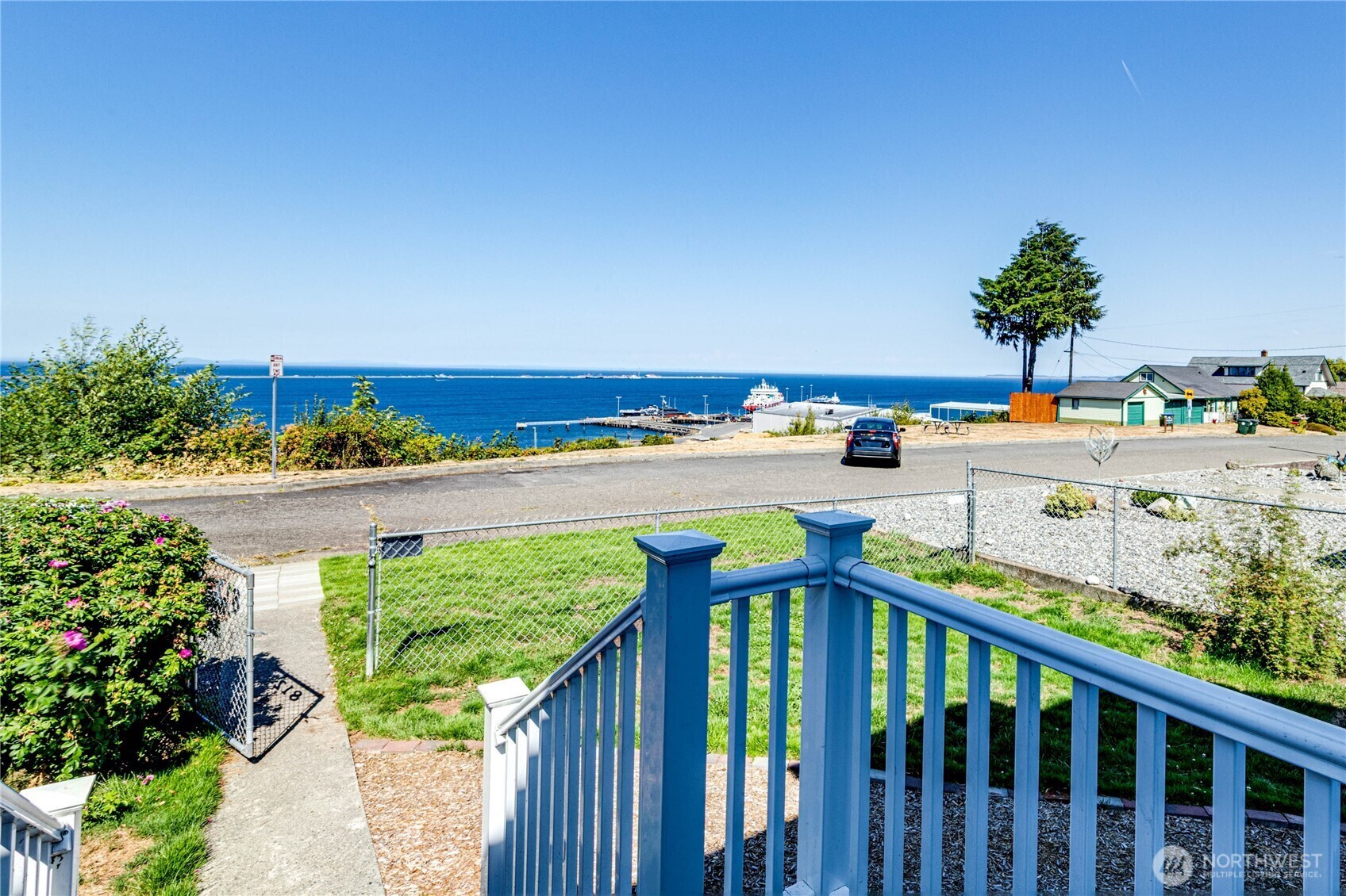 Property Photo:  812 W 4th Street  WA 98363 