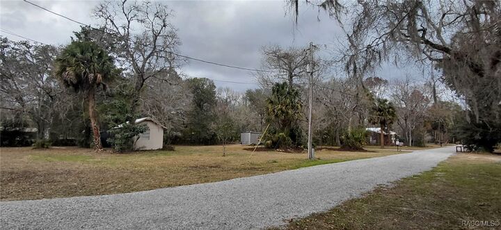 Property Photo: 516 S Tuck Point FL 34450
