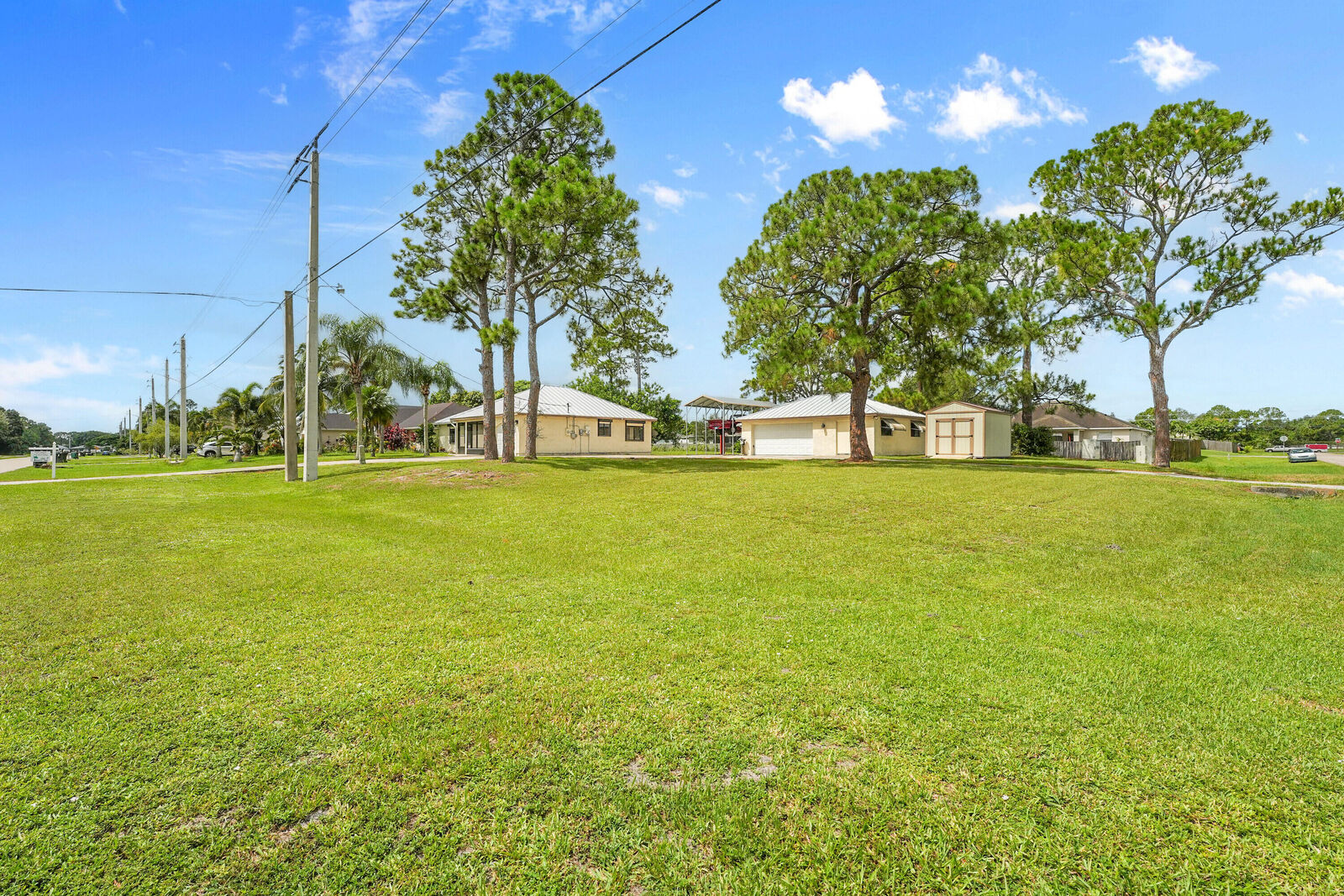 Property Photo: 2410 SW Bayshore Boulevard FL 34984