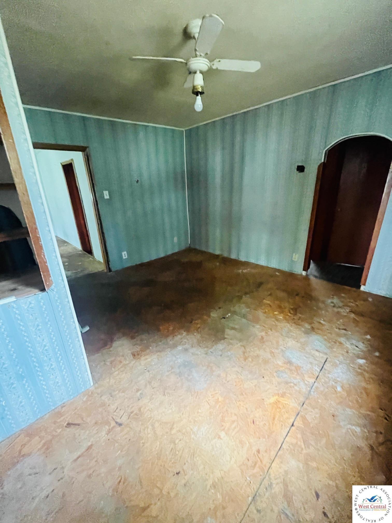 Property Photo: 1704 S Missouri MO 65301