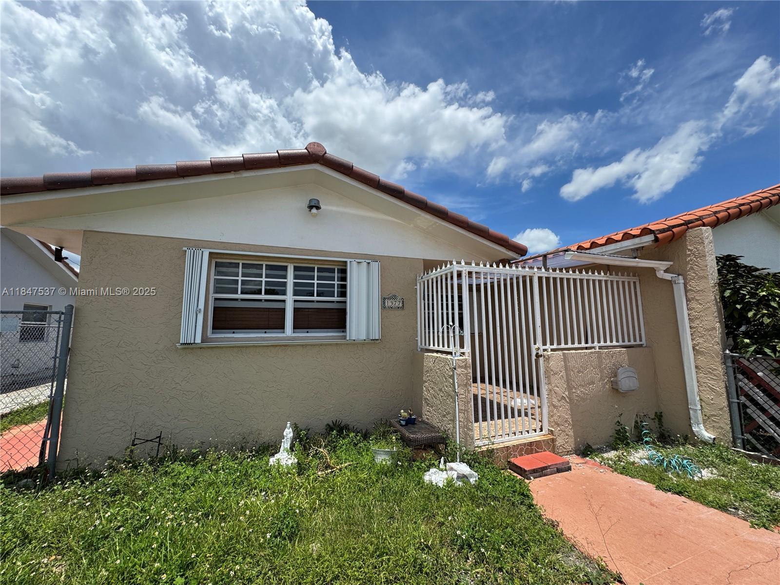 Property Photo:  1377 W 38th St 1377  FL 33012 