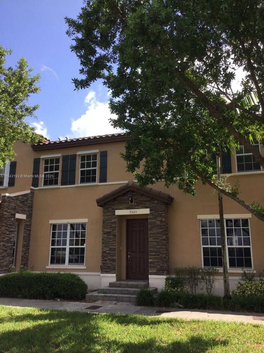 Property Photo: 9525 SW 171st Path 9525 FL 33196