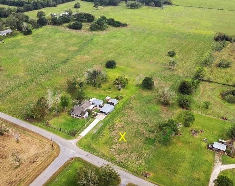 Property Photo: 16435 Wise Rd TX 77622
