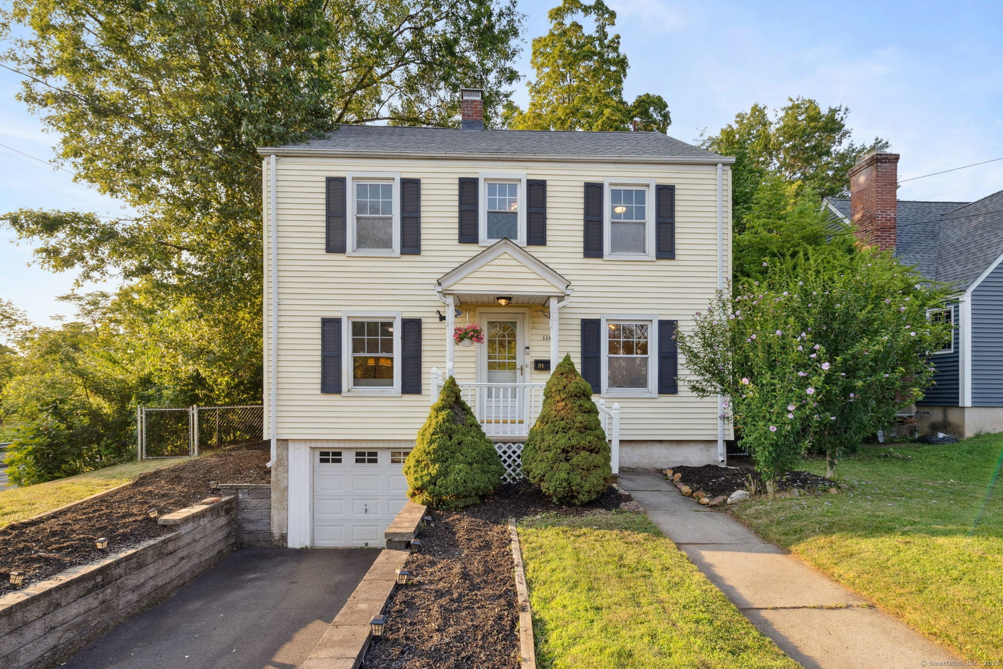 Property Photo:  114 Fennbrook Road  CT 06119 