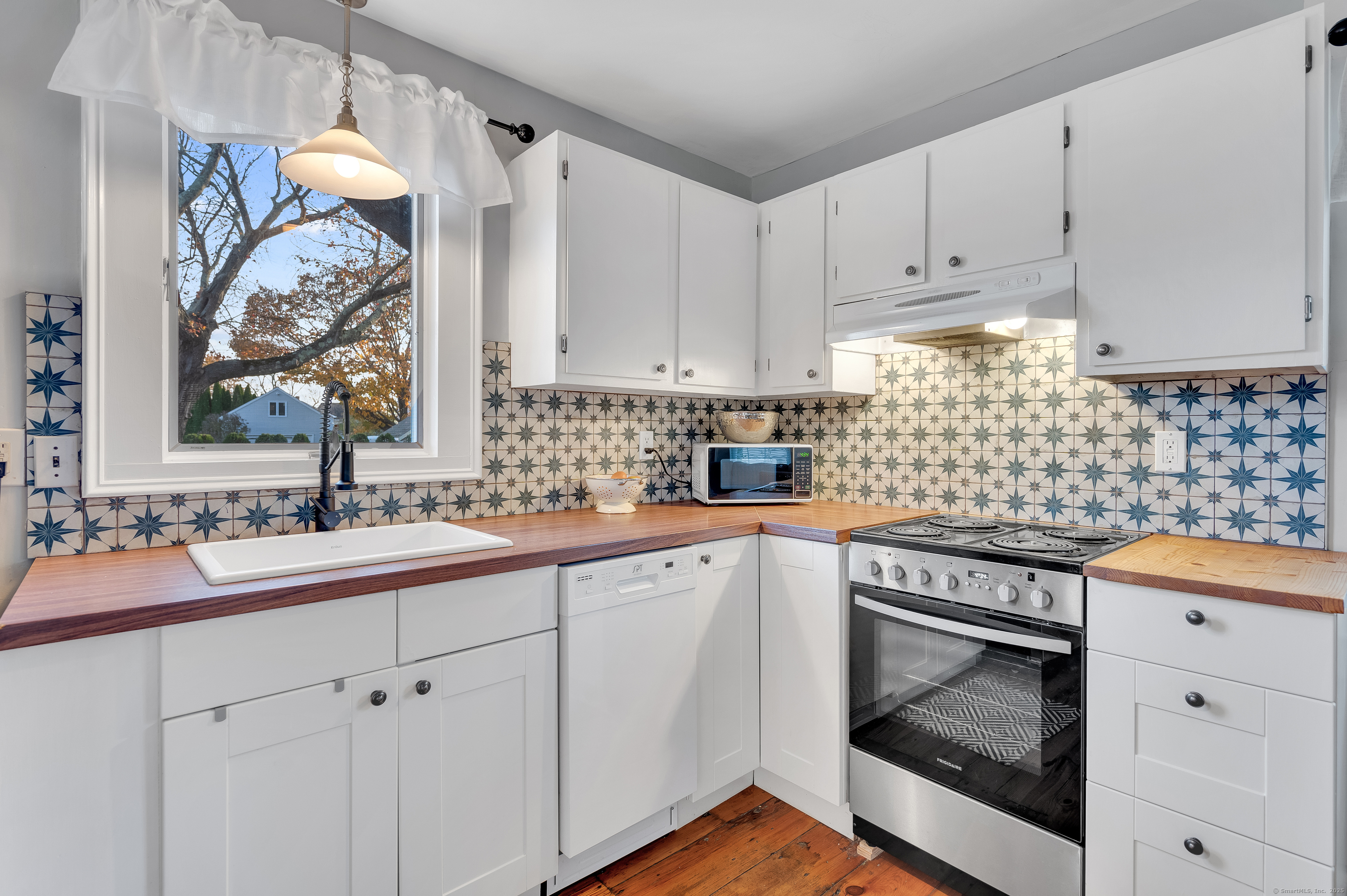 Property Photo: 109 Salt Island Road CT 06498