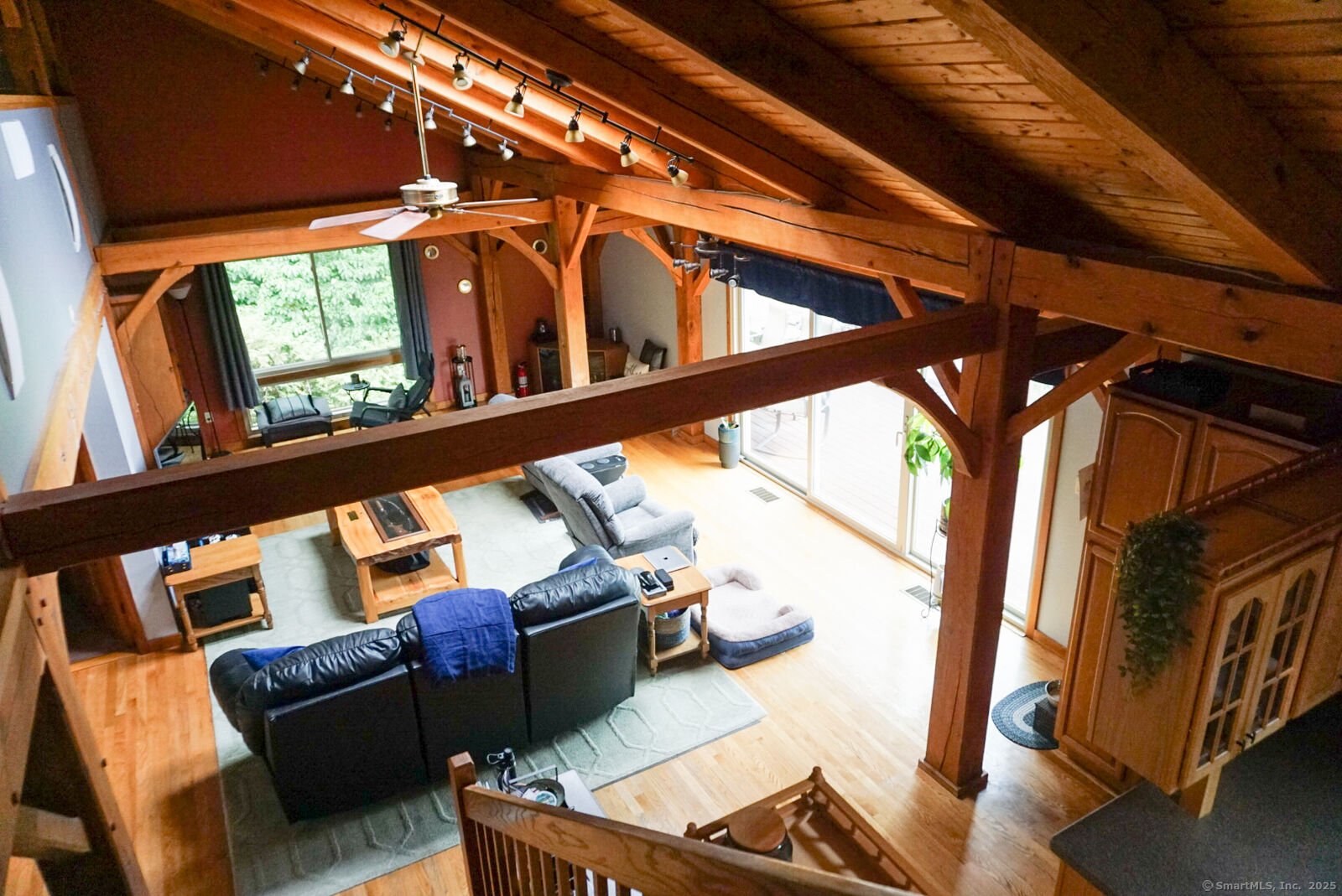 Property Photo:  1450 Mount Carmel Avenue  CT 06518 