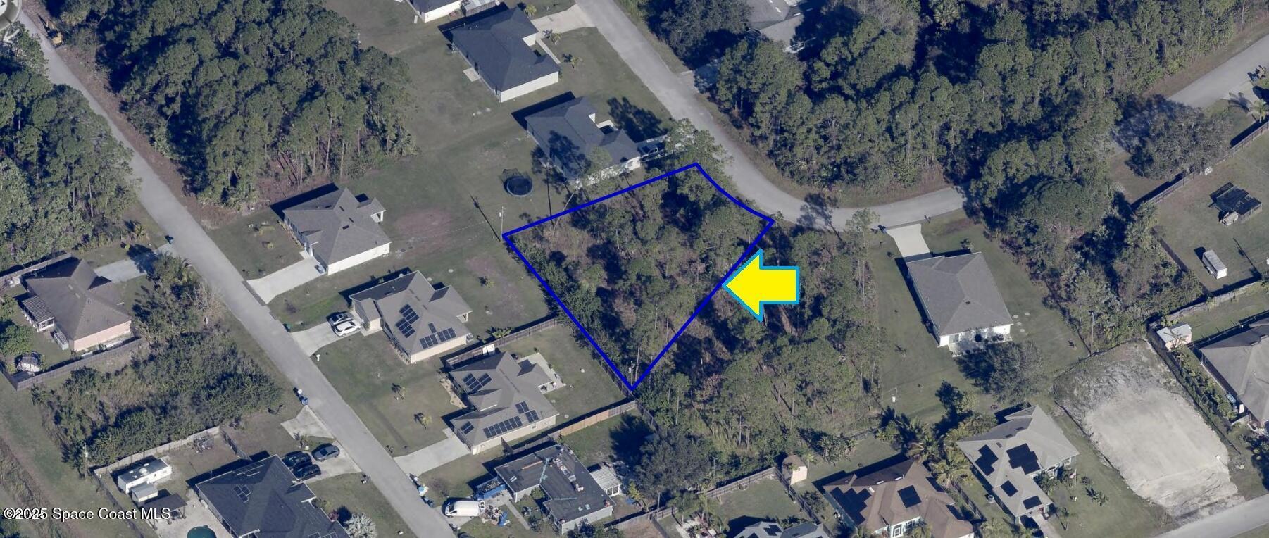 Property Photo: 2598 SE Rayburn Avenue FL 32909