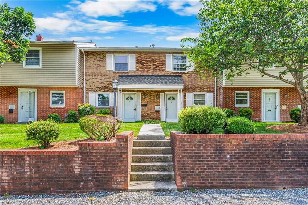 Property Photo:  101 Oxford Place 10  NC 27262 