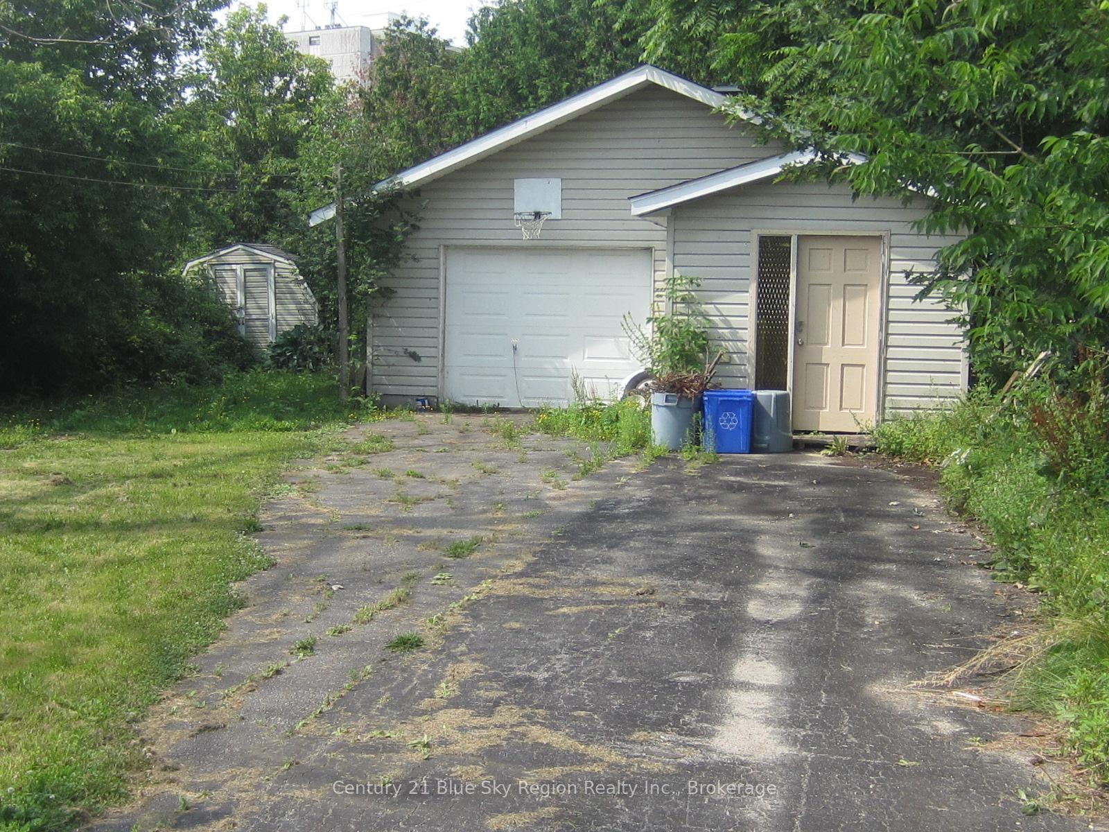 Property Photo:  25 Beaver Crescent  ON P1A 3N1 