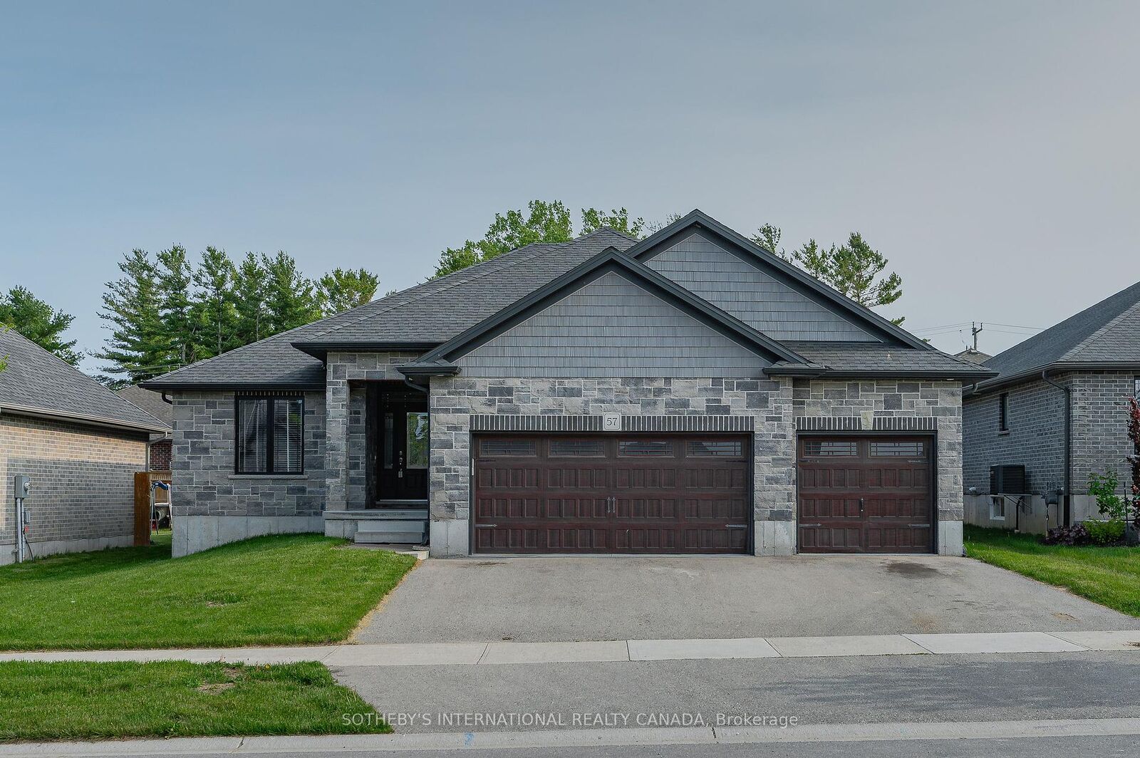 Property Photo:  57 Lock Street  ON N0J 1M0 