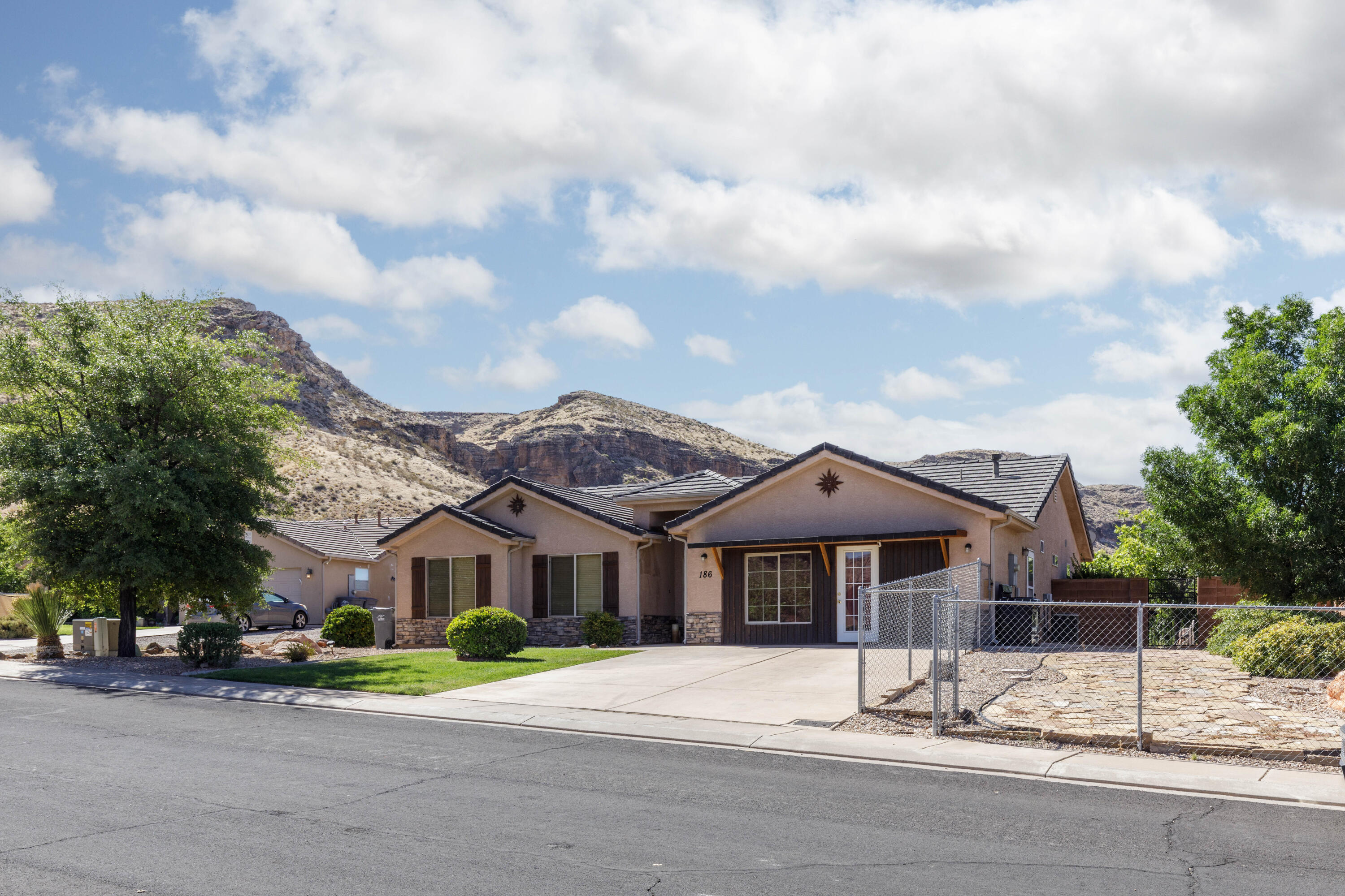 Property Photo: 186 E 645 N UT 84745