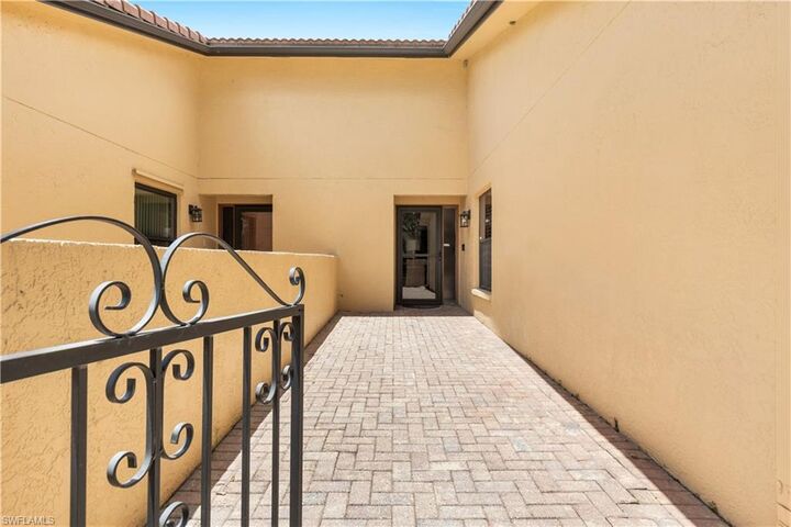 Property Photo:  5282 Concord Way  FL 33907 