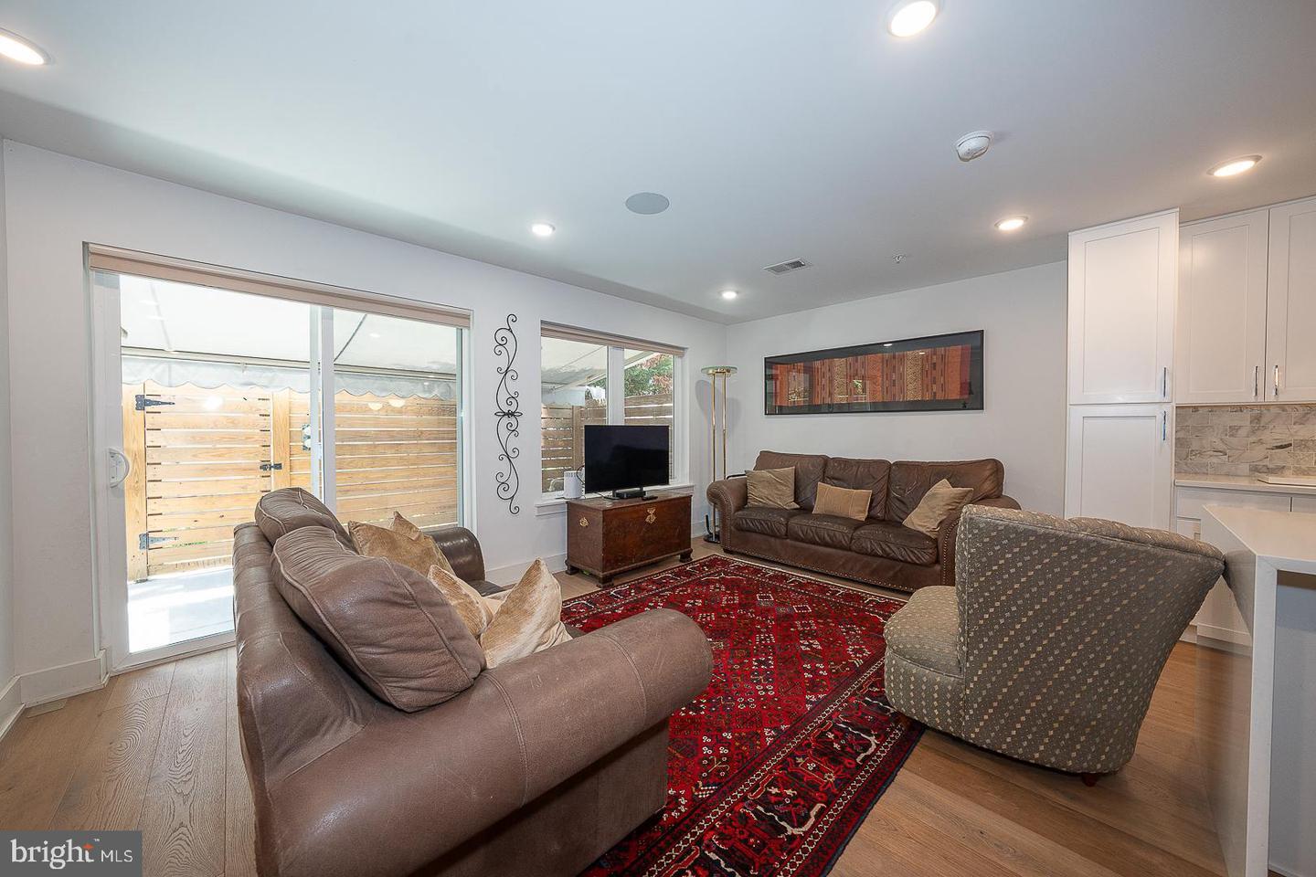 Property Photo:  724 N 19th Street 1  PA 19130 