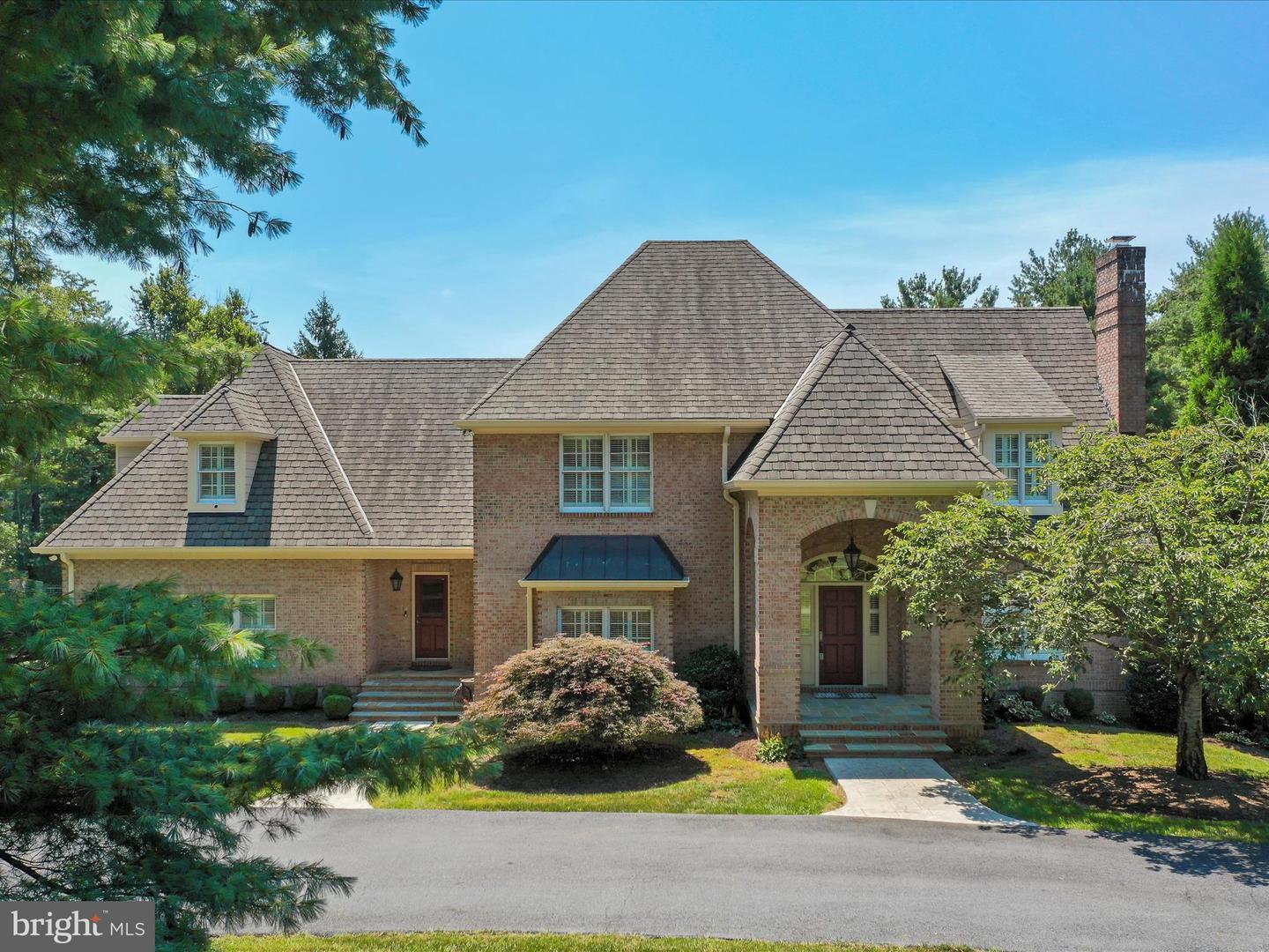 Property Photo:  325 Windsor Lane  VA 22602 