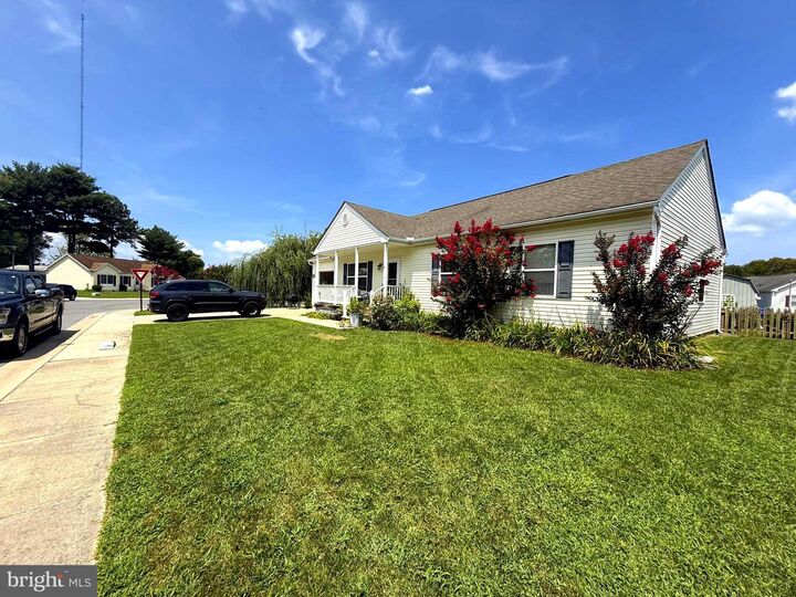 Property Photo:  11 Robinson Circle  DE 19973 