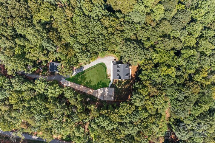 Property Photo: 239 Old Lion Road NC 28625