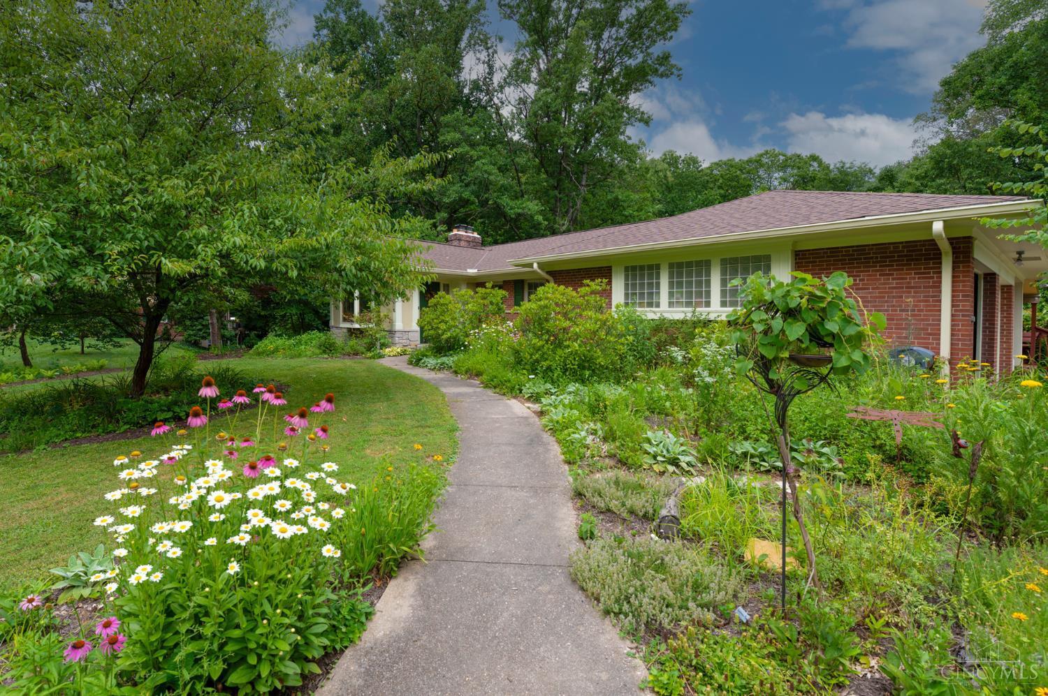 Property Photo: 6040 Luwista Lane OH 45230
