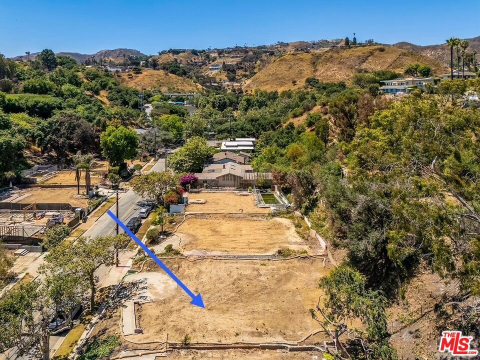 Property Photo:  954 Bienveneda Ave  CA 90272 