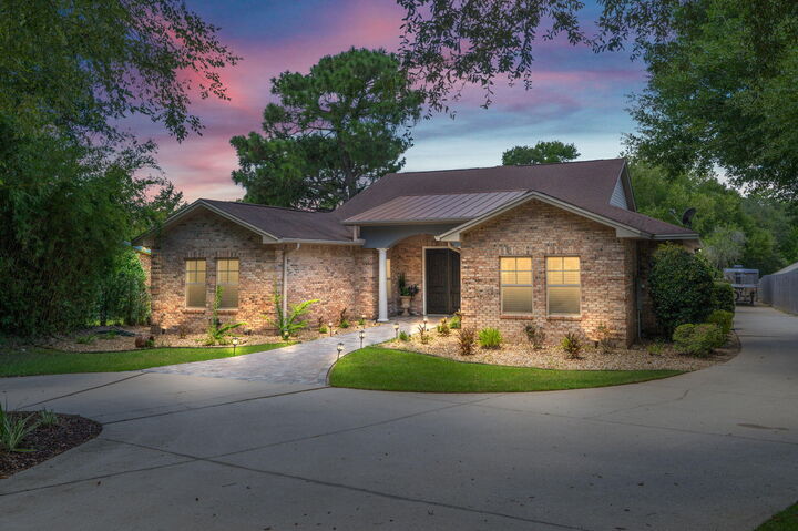 Property Photo: 14 Blenheim Road FL 32579