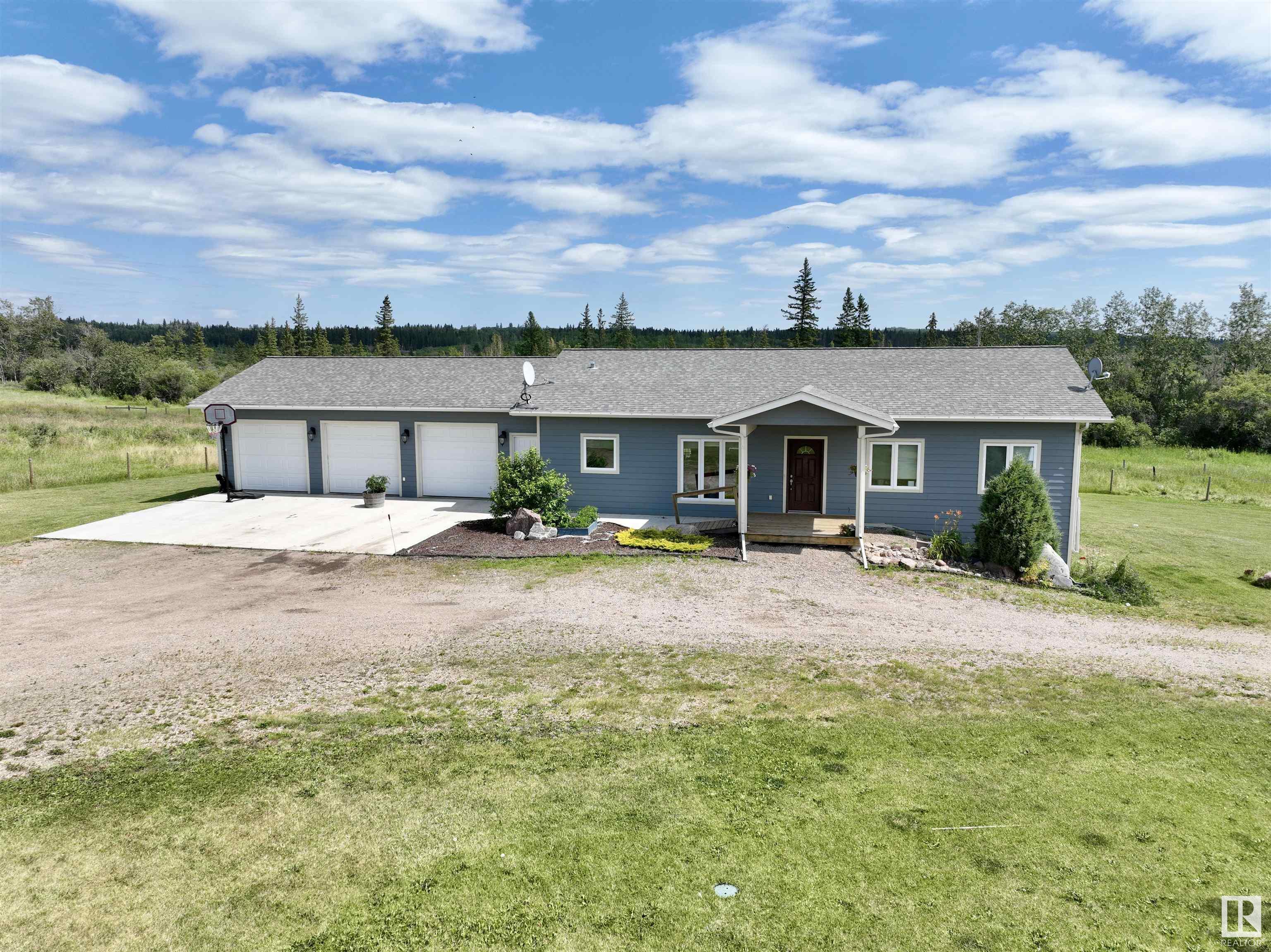 SW 28 54 11 W4  Rural Two Hills County AB T0B 4K0 photo