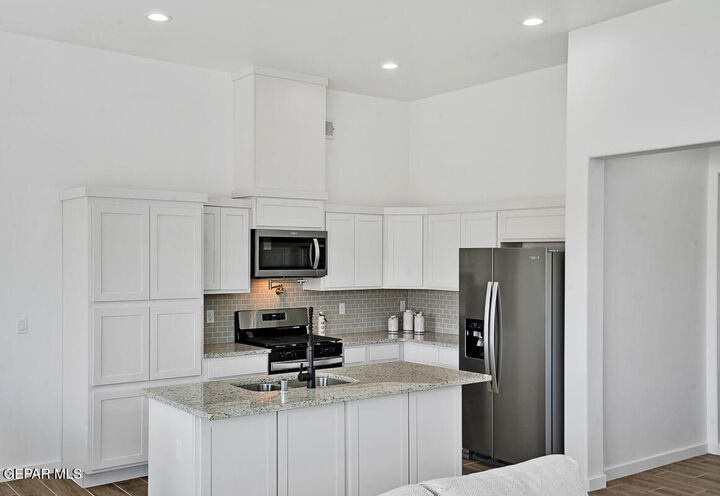 Property Photo: 12812 Fredericksberg Avenue TX 79928