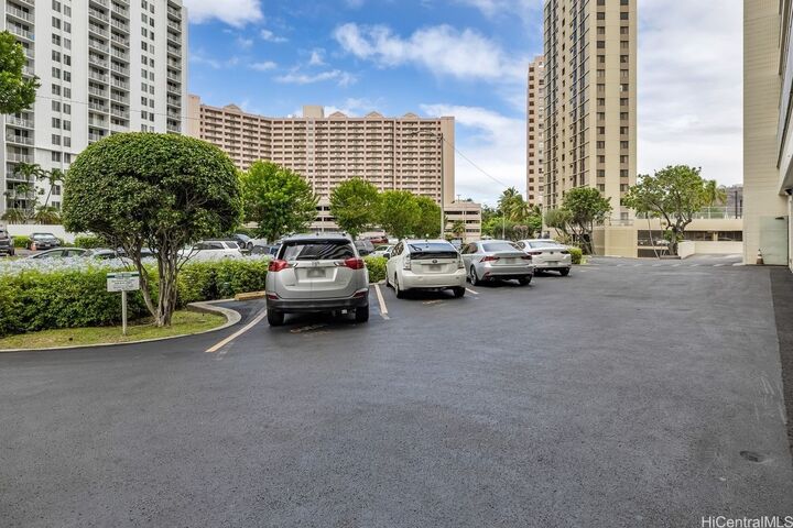 Property Photo:  1160 Ala Napunani Street 806  HI 96818 