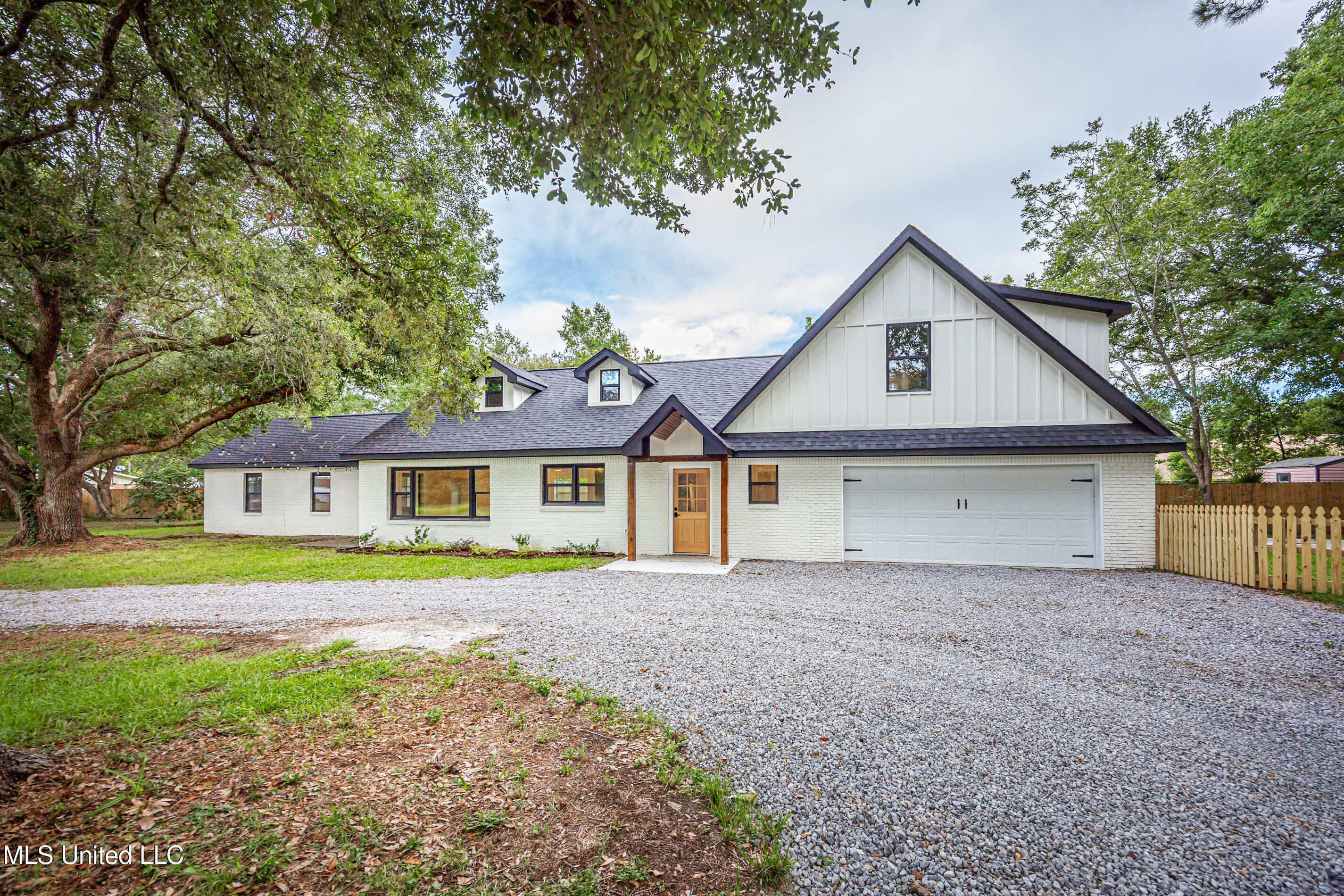 Property Photo: 9329 Ridgeview Drive MS 39564